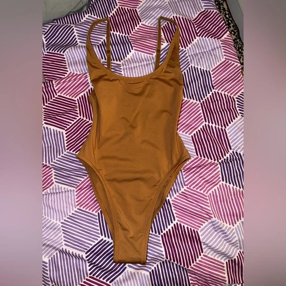 SKIMS Size XXS Almond Brown Scoop Neck One Piece Swim Suit Bathing suit NWT - Picture 4 of 7
